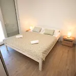 Larus شقة