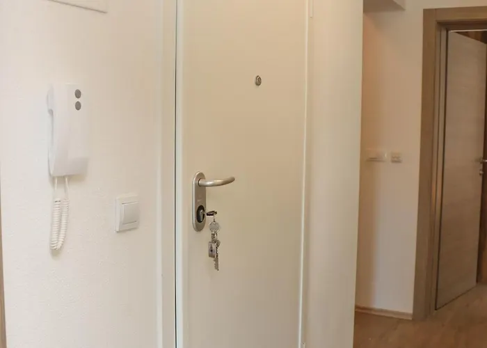 아파트 Larus 챠브타트